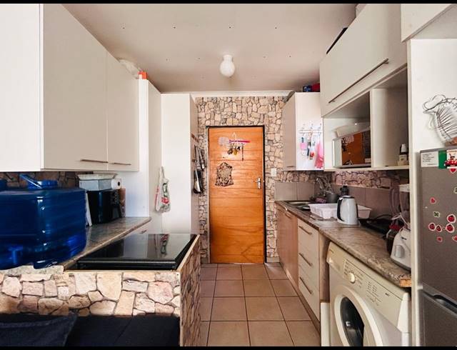 2 BEDROOM HOUSE FOR SALE IN SAVANNA CITY